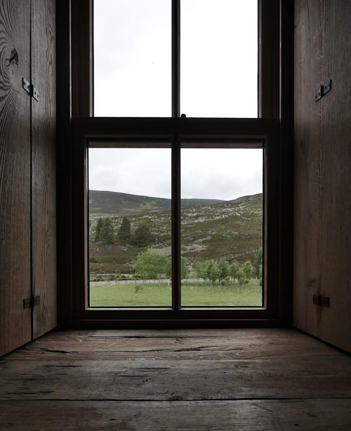 Huswell - Gairnshiel Lodge - Unique & Exclusive Lodge Next To The Castle Балатър Екстериор снимка